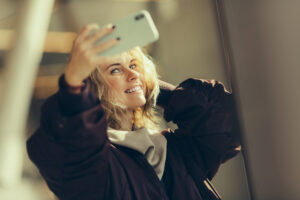 The Secret to Taking Gorgeous Photos of Yourself